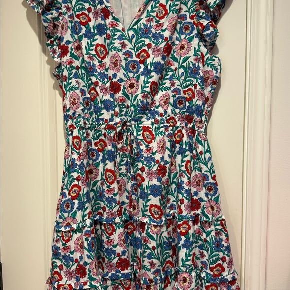 Vineyard Vines Dresses & Skirts - Vineyard Vines Floral Dress with Ruffle Sleeves